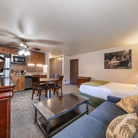 Cozy Studio W/Kitchenette Easily Accessible #113 At Donner Lake Village 特拉基 外观 照片
